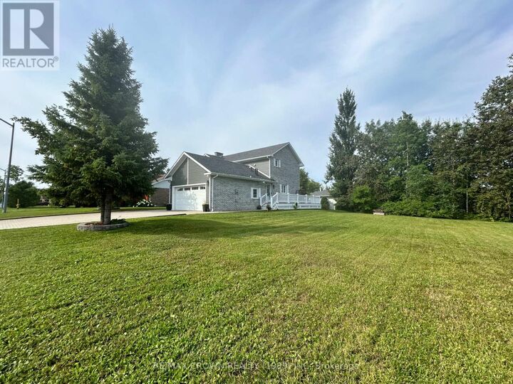 Property Photo: 96-98 Progress Crescent ON P5N 3H7