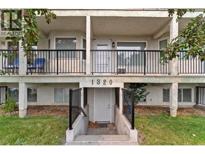 1320 Selkirk Avenue 4 — photo 1