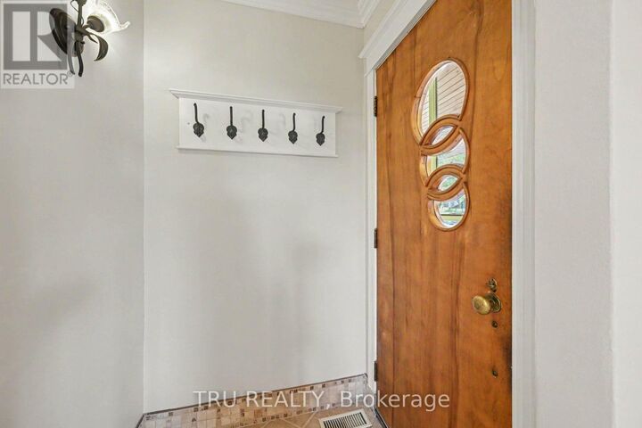 Property Photo:  405 Church Street  ON K0G 1N0 