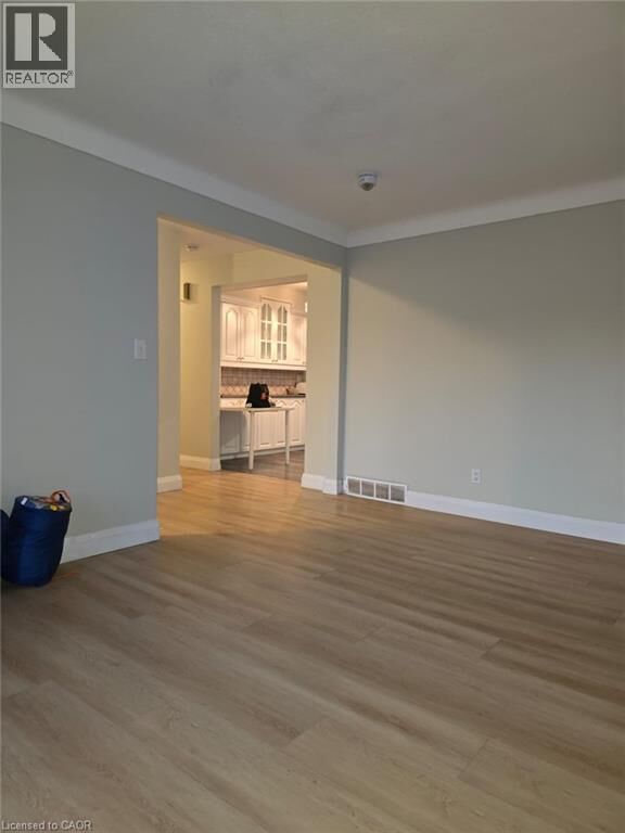 Property Photo:  26 Glengarry Road Upper  ON L2T 2V2 