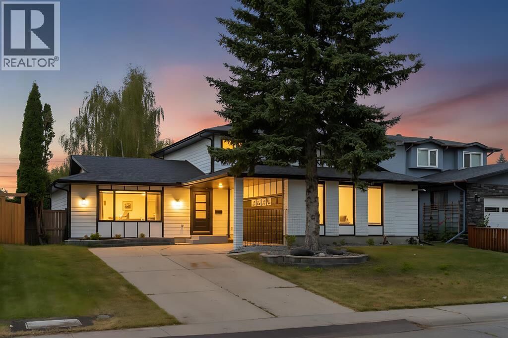 Property Photo:  816 Lake Ontario Drive Southeast  AB T2J 3J9 