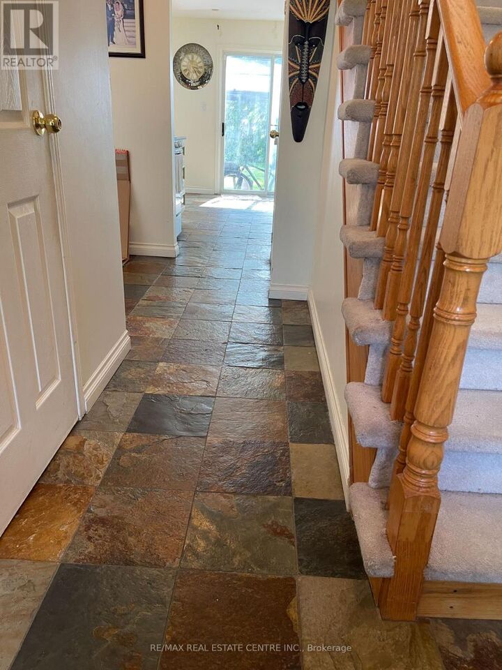 Property Photo:  3223 Shadetree Drive  ON L5N 6P1 