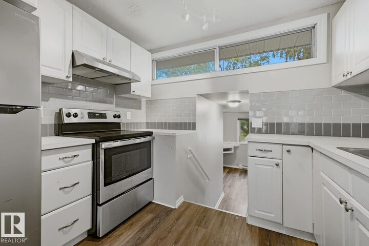 Property Photo: 9712 162 St NW AB T5P 3K9