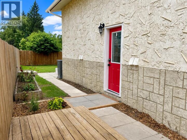 Property Photo: 122 Allan Street AB T4R 1E7