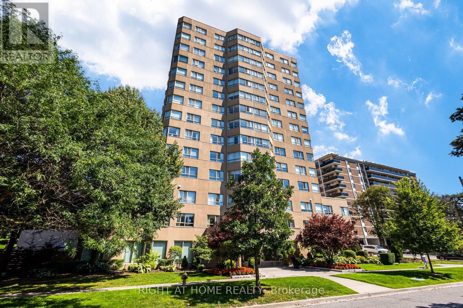 Property Photo: 4 Park Vista Drive 912 ON M4B 3M8
