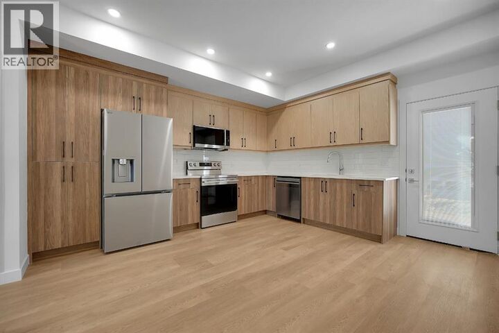 Property Photo:  612 12 Avenue Northeast  AB T2E 1B1 