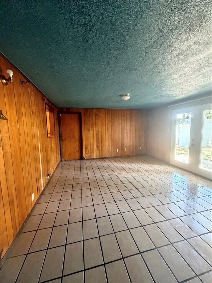 Property Photo:  809 Loma Street  TX 78332 