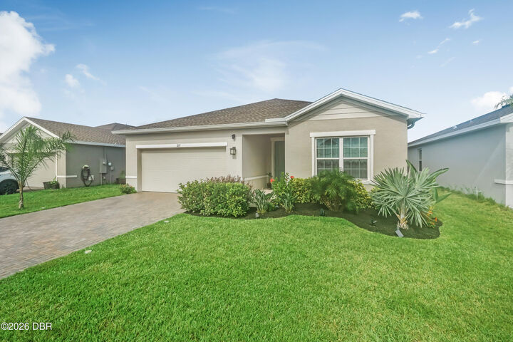 Property Photo: 217 Eagle Harbor Way FL 32124