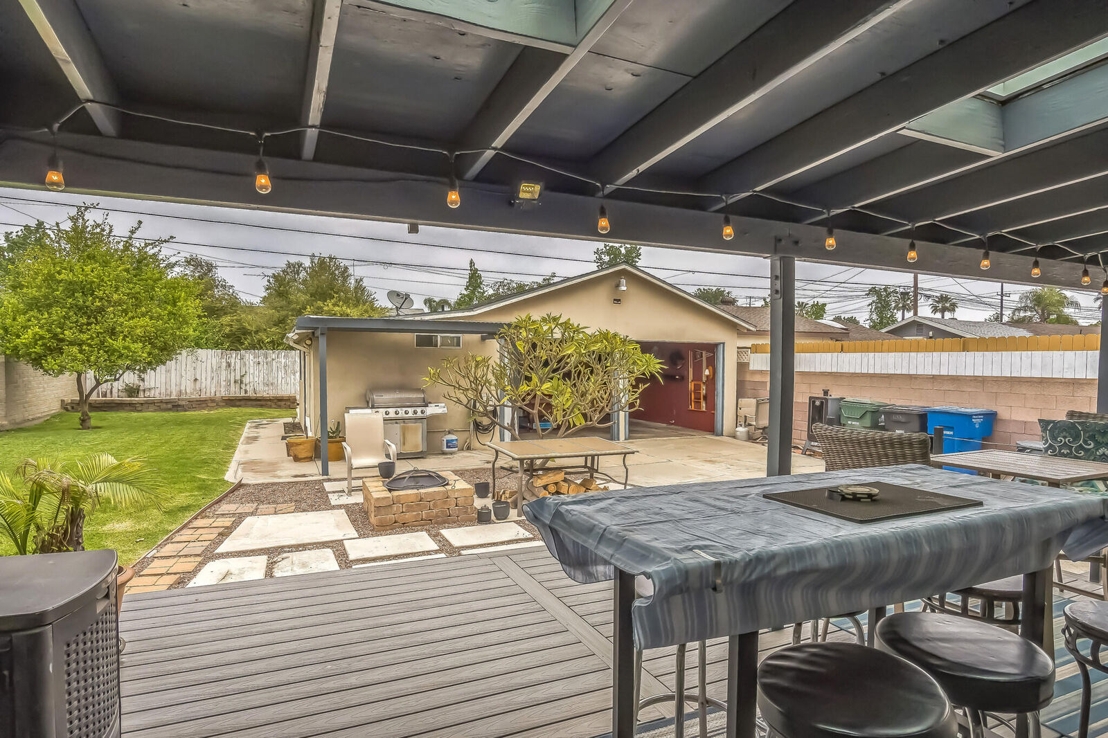 Property Photo: 633 E G Street CA 91764