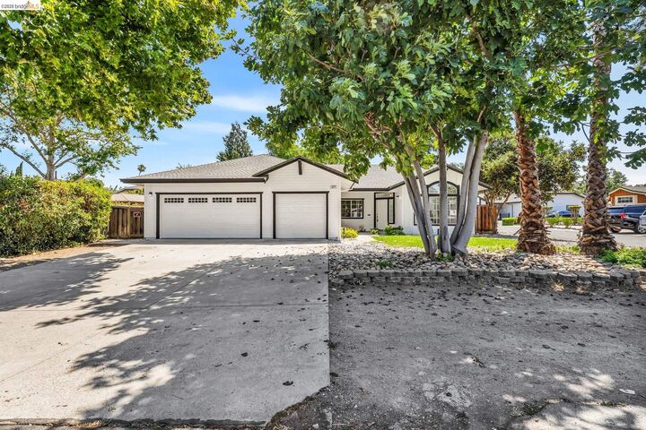 Property Photo: 3427 Sanford Street CA 94520