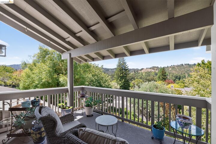 Property Photo: 2608 Saklan Indian Drive #3, Entry 4 CA 94595