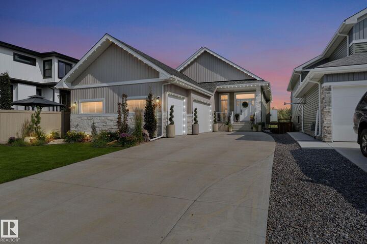55 Maple Crescent — photo 1
