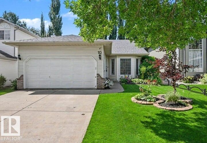 Property Photo: 10 Oakridge Drive AB T8N 6C6