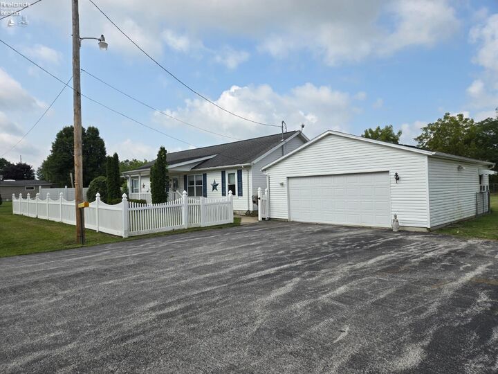 Property Photo:  815 Williston Avenue  OH 44830 