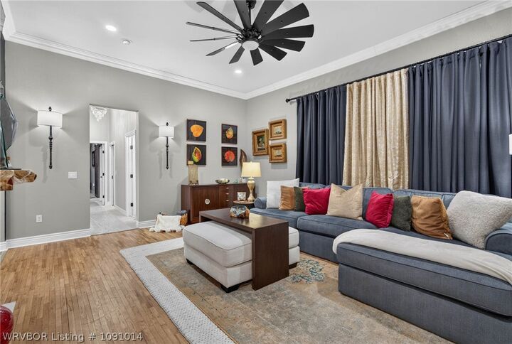 Property Photo:  612 N 2nd Street  AR 72949 