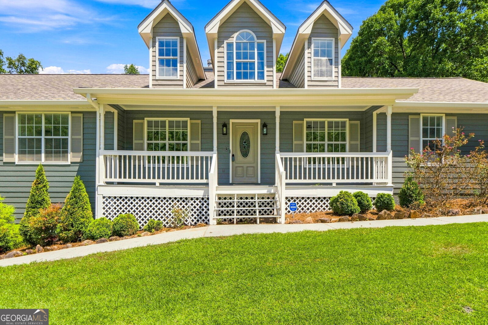 Property Photo: 320 McKenzie Drive GA 30281