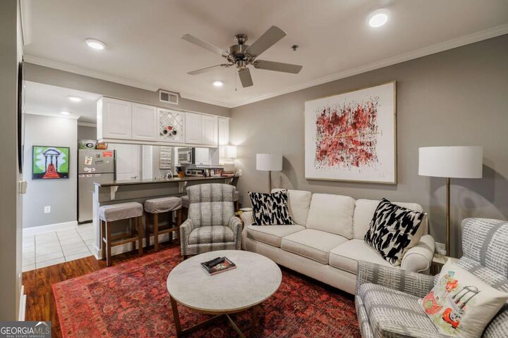 Property Photo: 250 Broad Street 706 GA 30601