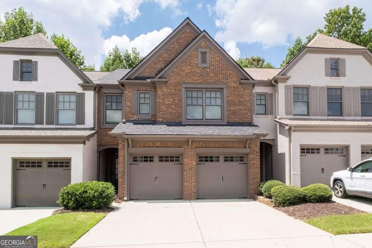 Property Photo: 4922 Berkeley Oak Circle GA 30092