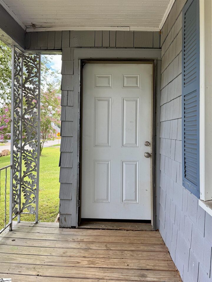 Property Photo: 190 Briarcliff Road SC 29301