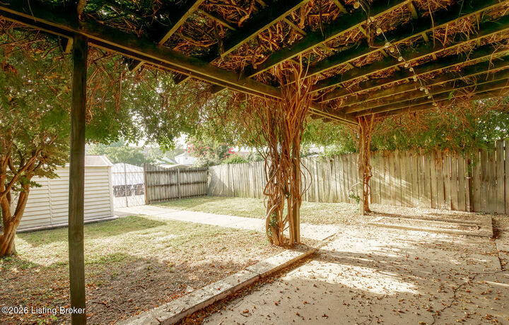 Property Photo: 245 Pope St KY 40206