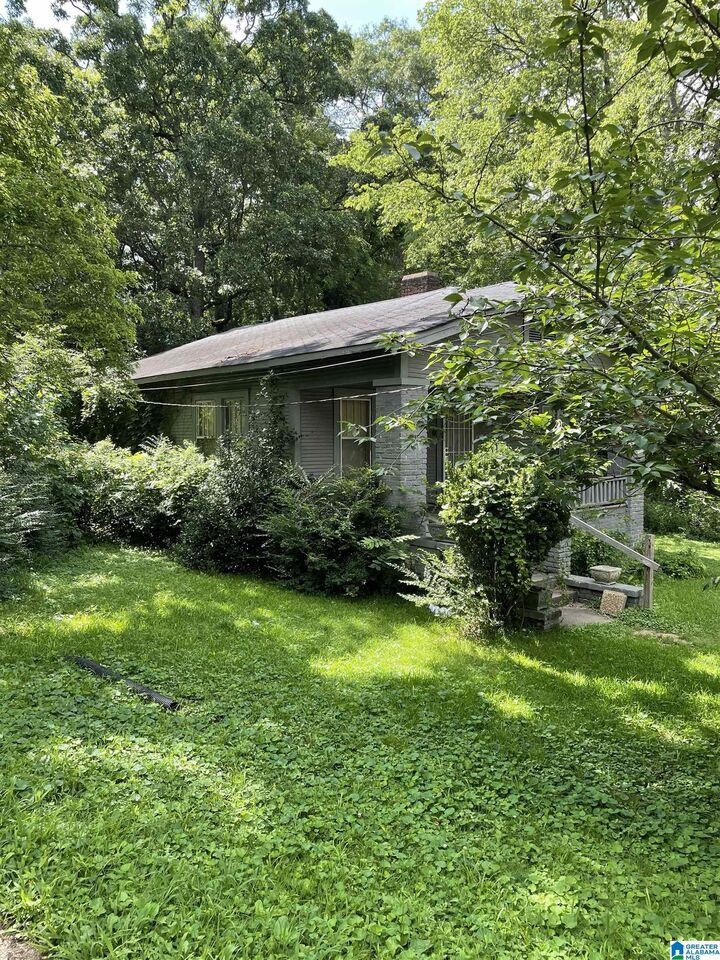 Property Photo:  1003 7th Street  AL 35228 
