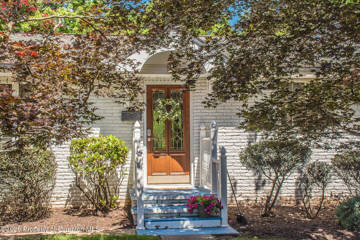 Property Photo:  6 Margaret Avenue  PA 18403 
