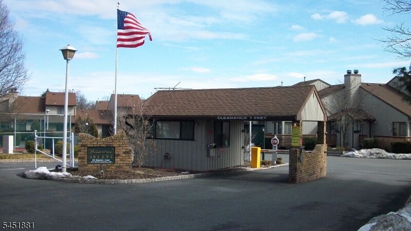 Property Photo:  250 Ridgedale Ave E-2  NJ 07932 