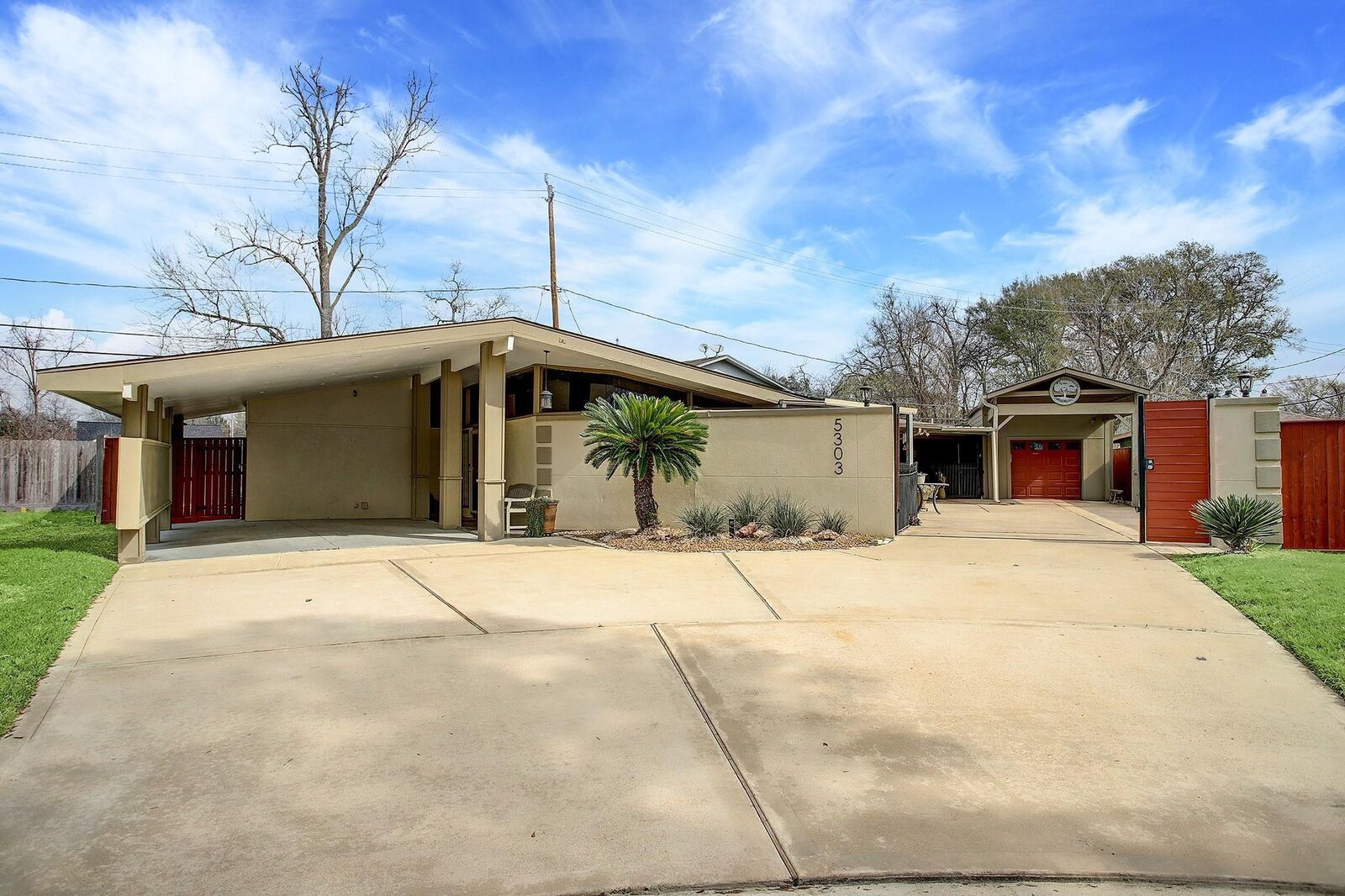 Property Photo:  5303 Tallow Lane  TX 77021 