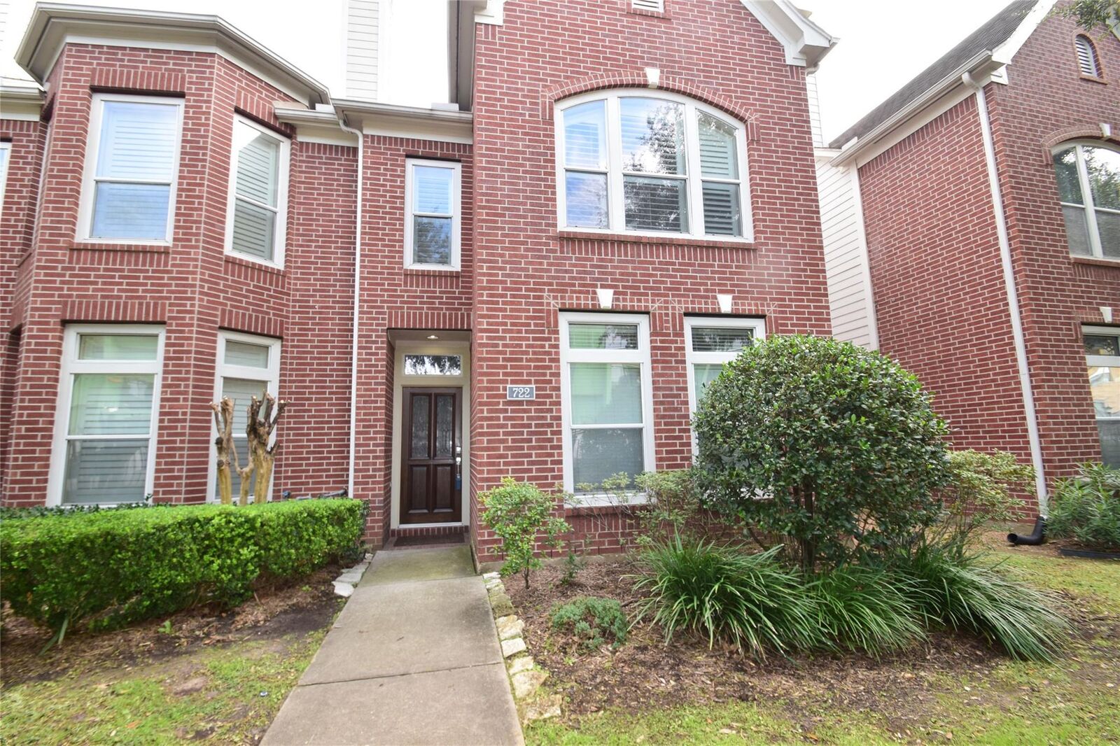 Property Photo: 722 Memorial Heights Drive TX 77007