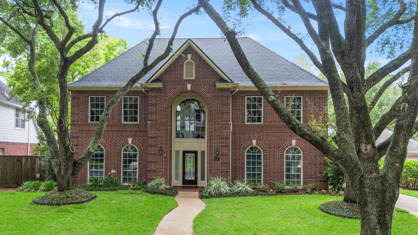 Property Photo: 23 Saint Simons Court TX 77479