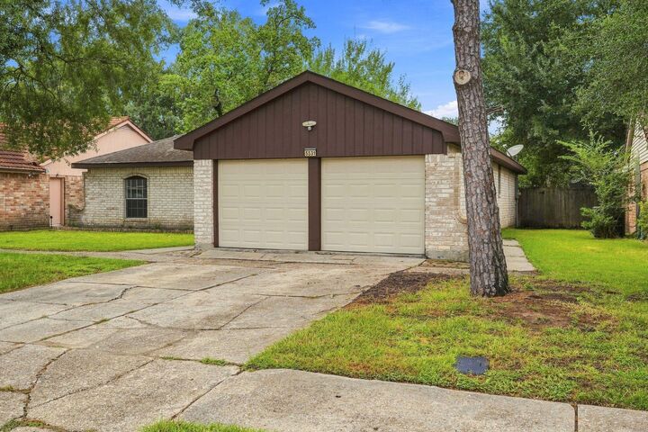 Property Photo:  5531 Maplegate Drive  TX 77373 