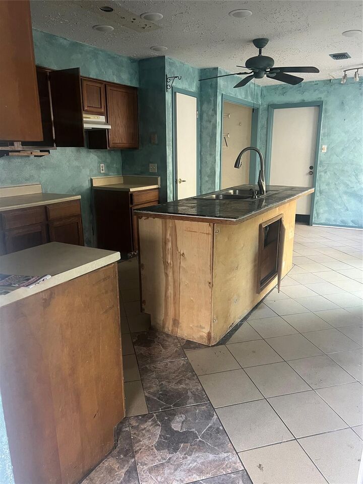 Property Photo: 7007 Foxport Lane TX 77338