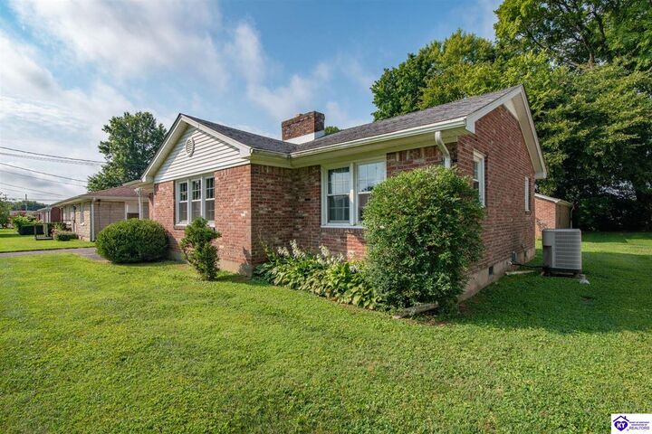 Property Photo: 212 Fairview Drive KY 42701