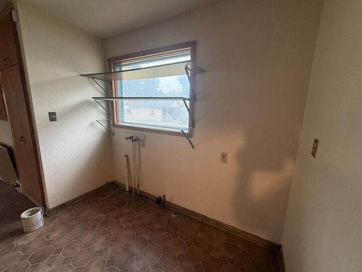 Property Photo: 1012 W 4th Street KS 67337