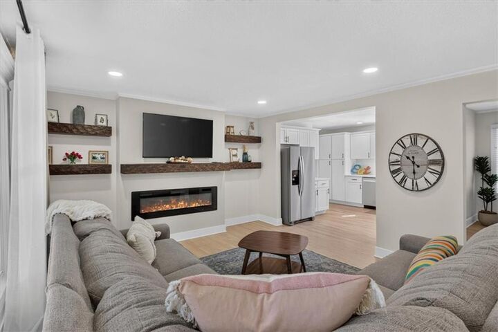 Property Photo: 7515 Juniper Drive KS 66208