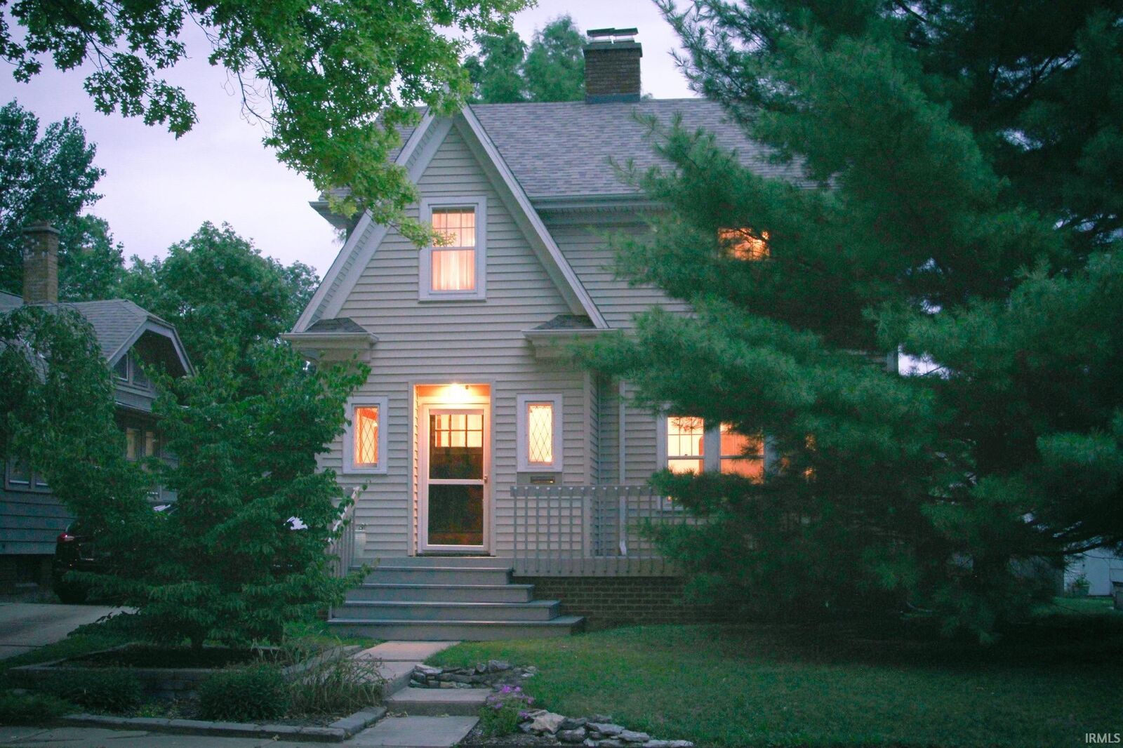 Property Photo: 1916 Crescent Avenue IN 46805-4412