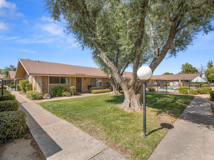 Property Photo: 3749 N Fruit Avenue CA 93705
