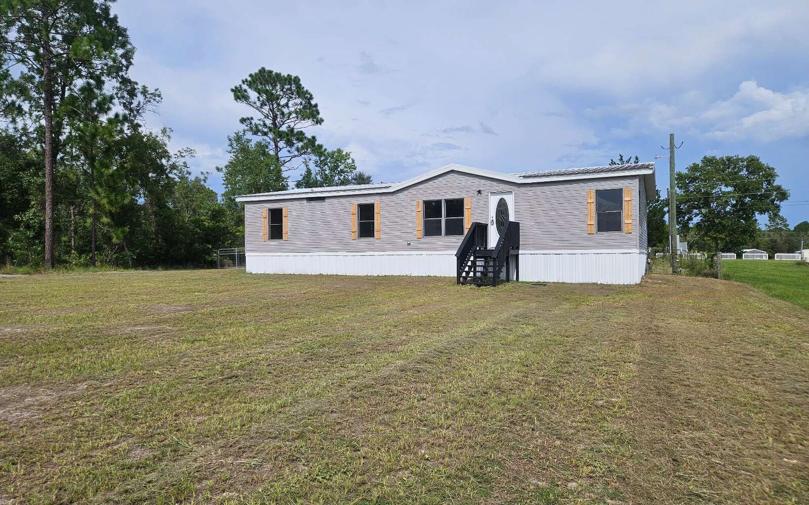 Property Photo:  
