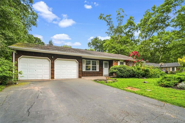 Property Photo:  40 Glenridge Avenue  NY 11790 
