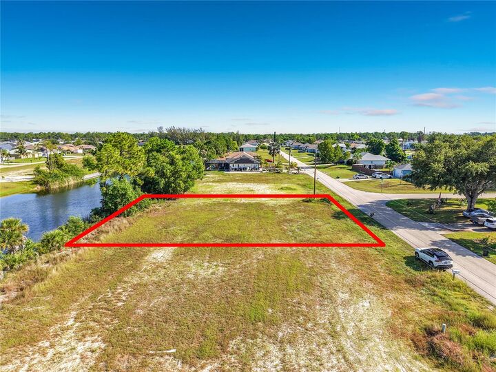 Property Photo:  2830 NE 6th Avenue  FL 33909 