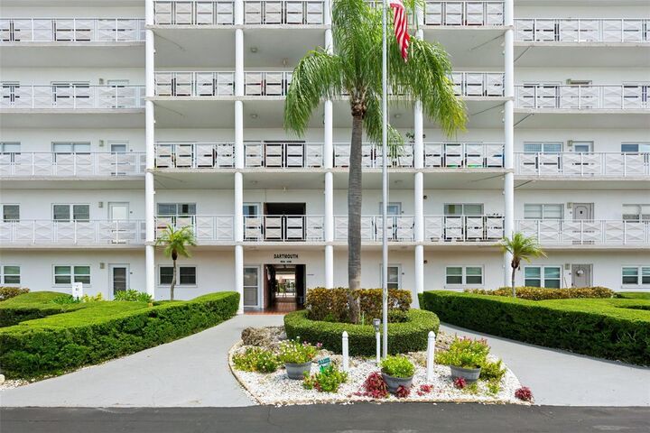 Property Photo:  5501 80th Street N 402  FL 33709 