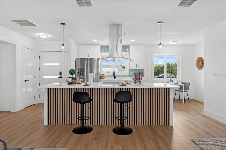 Property Photo: 1406 Seton Hall Drive FL 33573