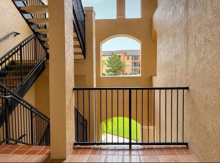 Property Photo: 5572 Metrowest Blvd 203 FL 32811