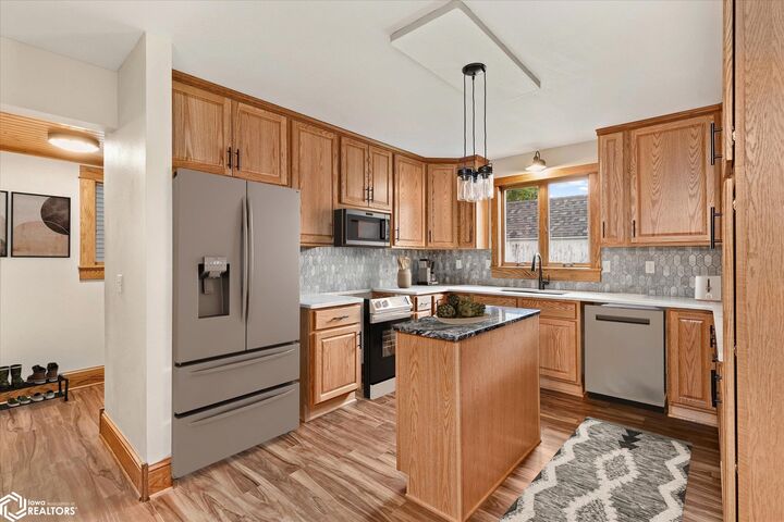 Property Photo: 206 S 3rd Street IA 51436
