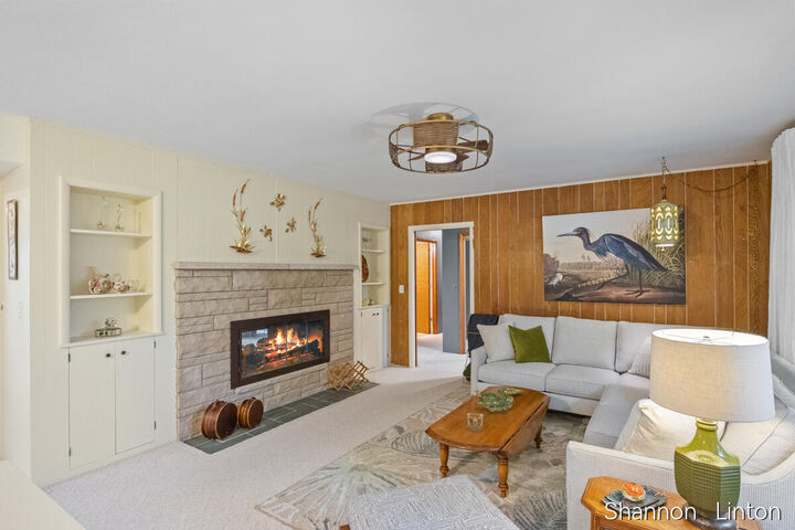 Property Photo: 346 Orchard View Drive MI 49455-1252