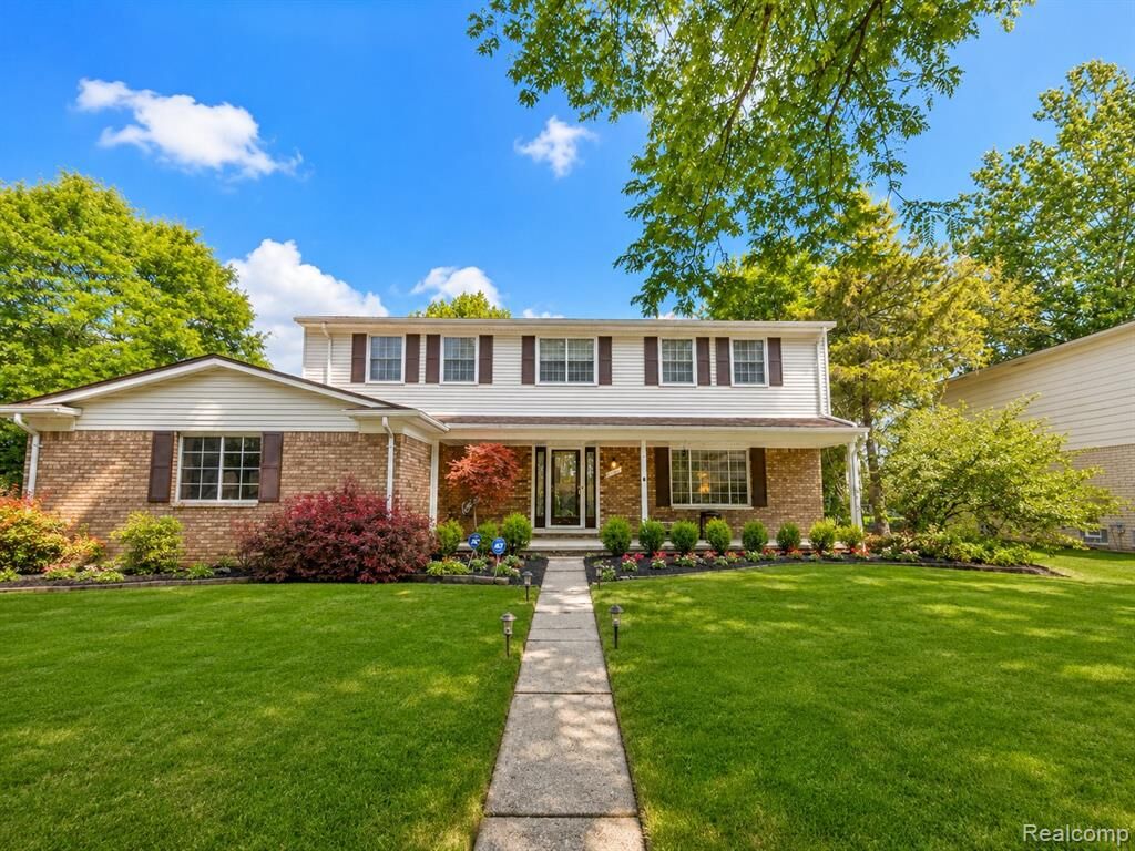 Property Photo: 2754 Denise Drive MI 48085 3911