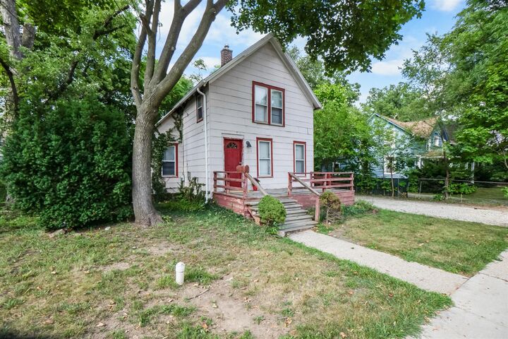 Property Photo:  124 Felch Street  MI 48103-3330 