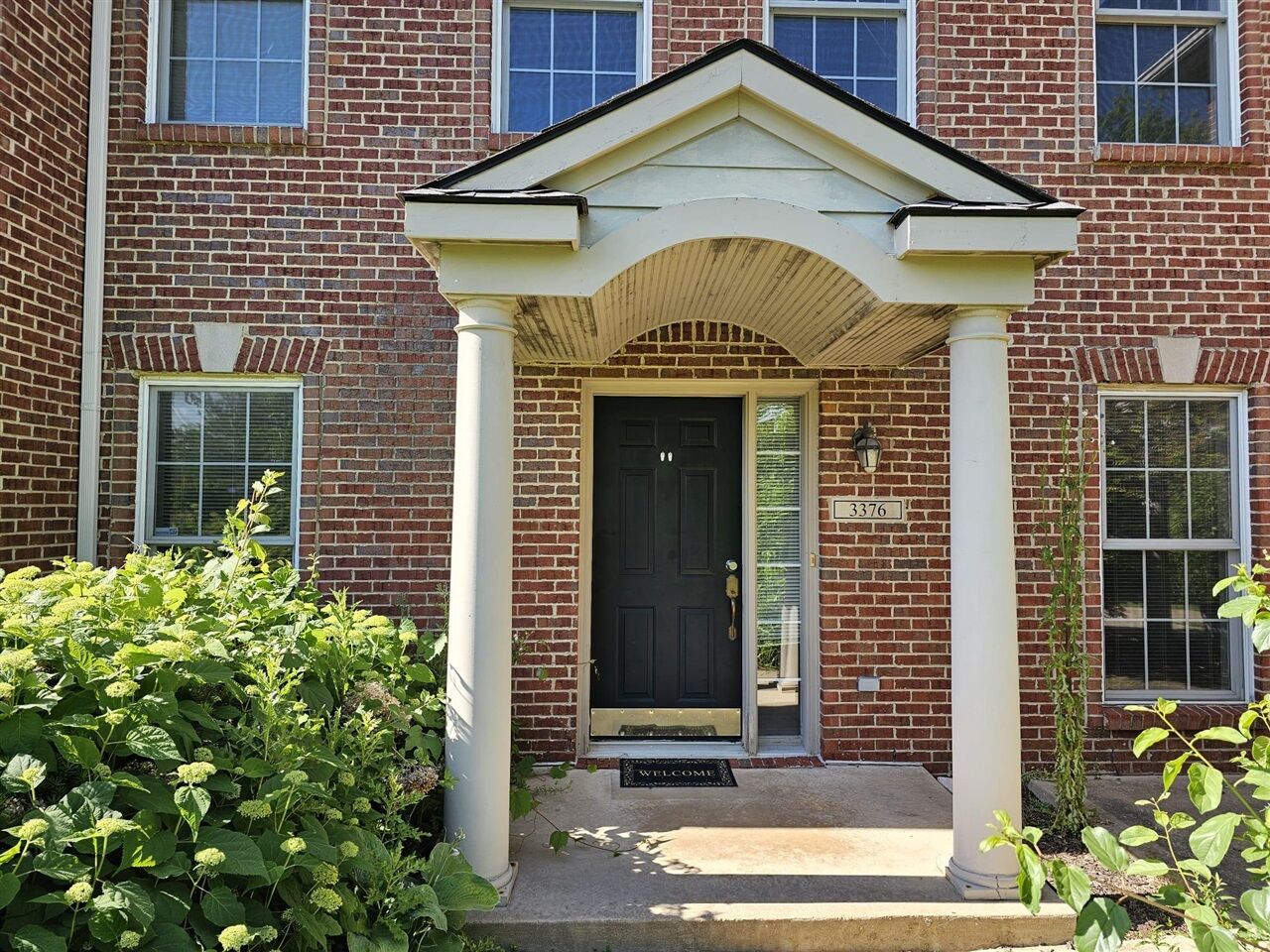Property Photo: 3376 Endsleigh Lane MI 48197-3209
