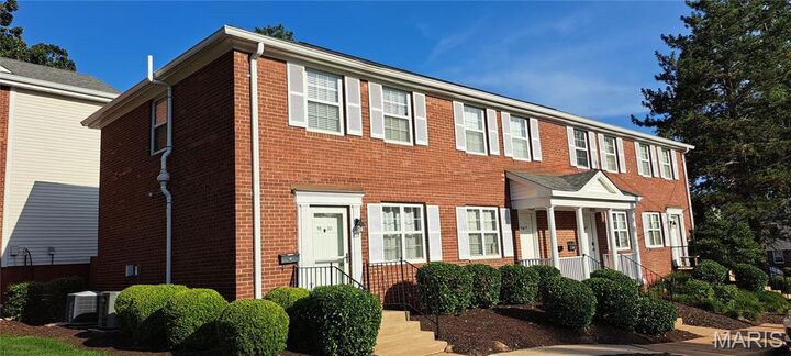 Property Photo: 1630 E Swan Circle MO 63144