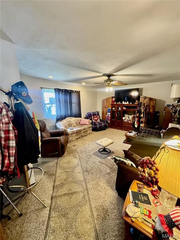 Property Photo: 1107 E Washington Avenue IL 62246